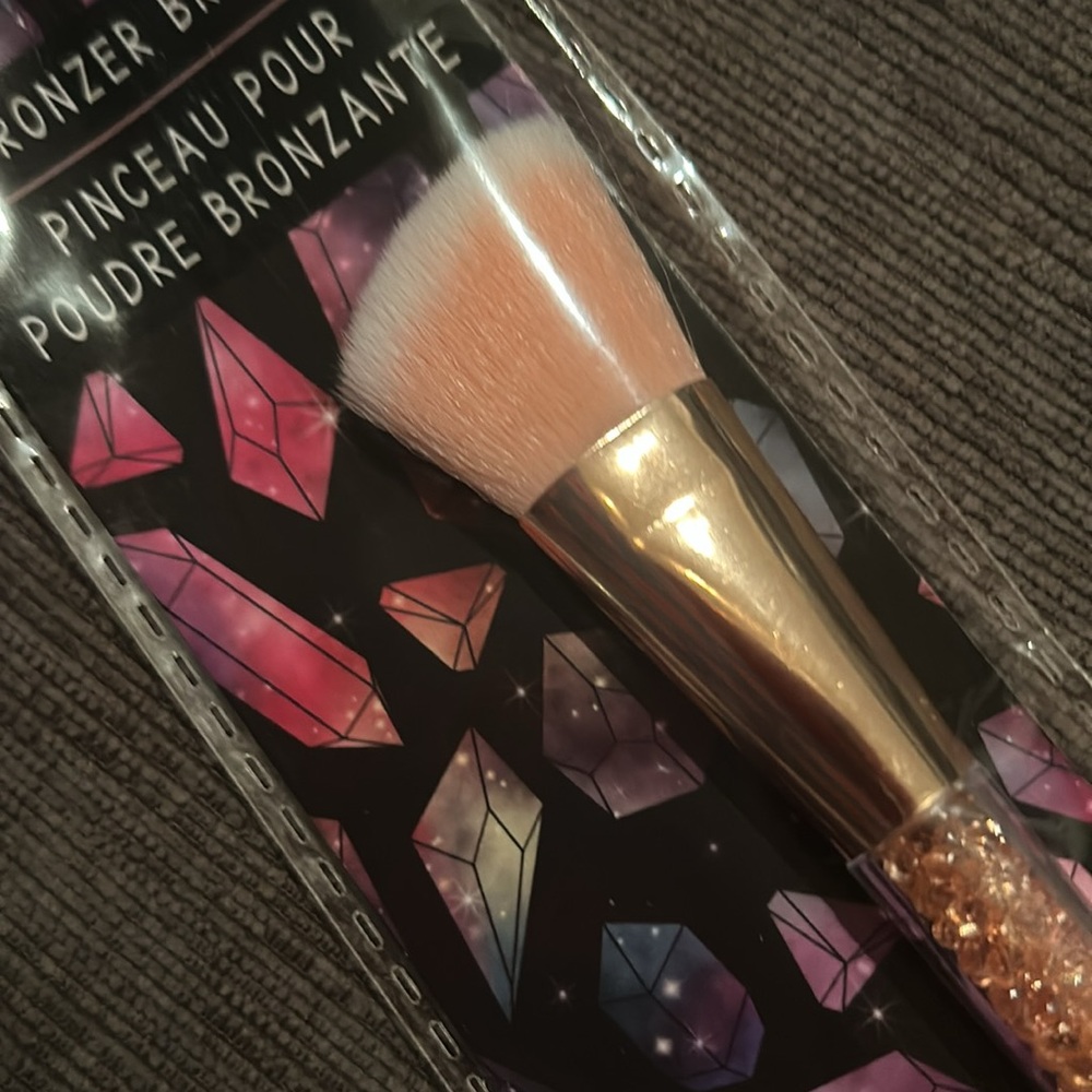 Bronzer Brush with Crystals NEW - Picture 3 of 3